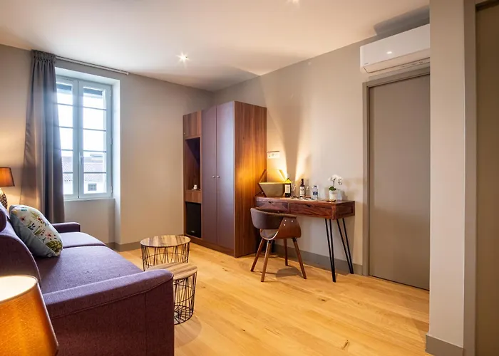 D'hotes Du Chateau De Seguin